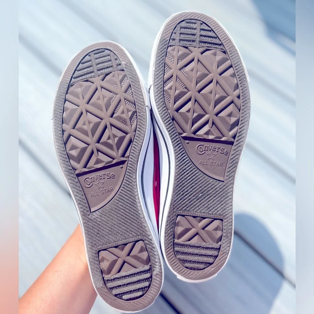 Converse Red Low-Top Shoreline Sneakers - Picture 6 of 10